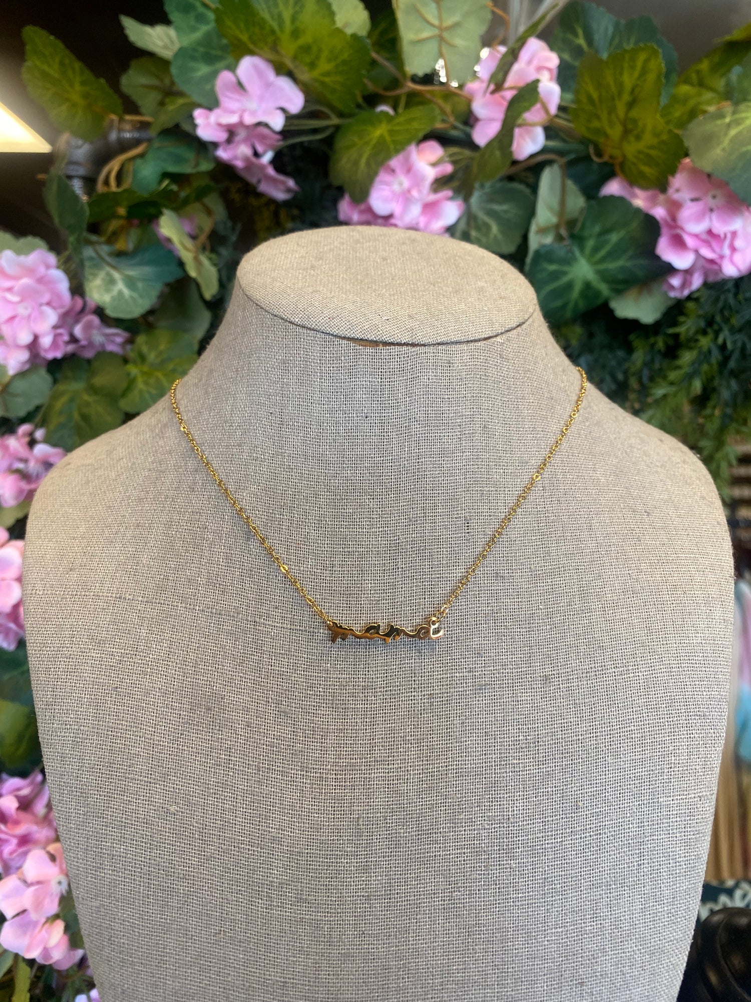 Mama Necklace