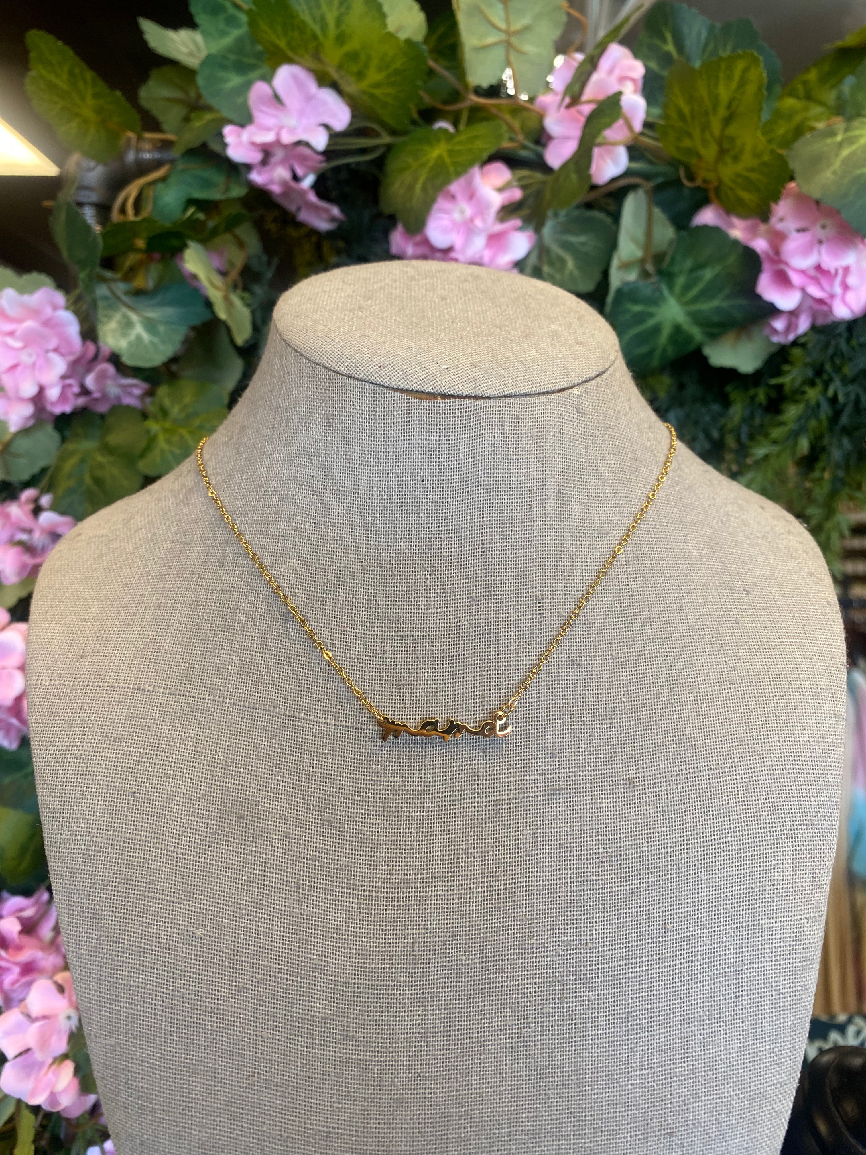 Mama Necklace